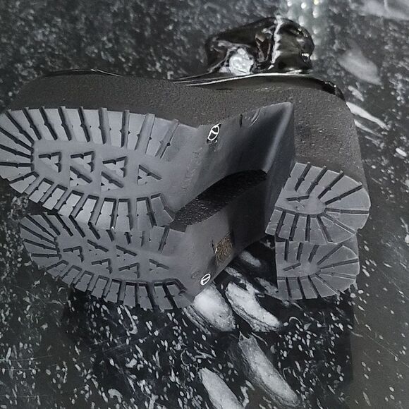 BRAND NEW LAMODA WOMEN'S OUTLAST PATENT BLOCK HEEL ANKLE BOOTS - Picture 11 of 12